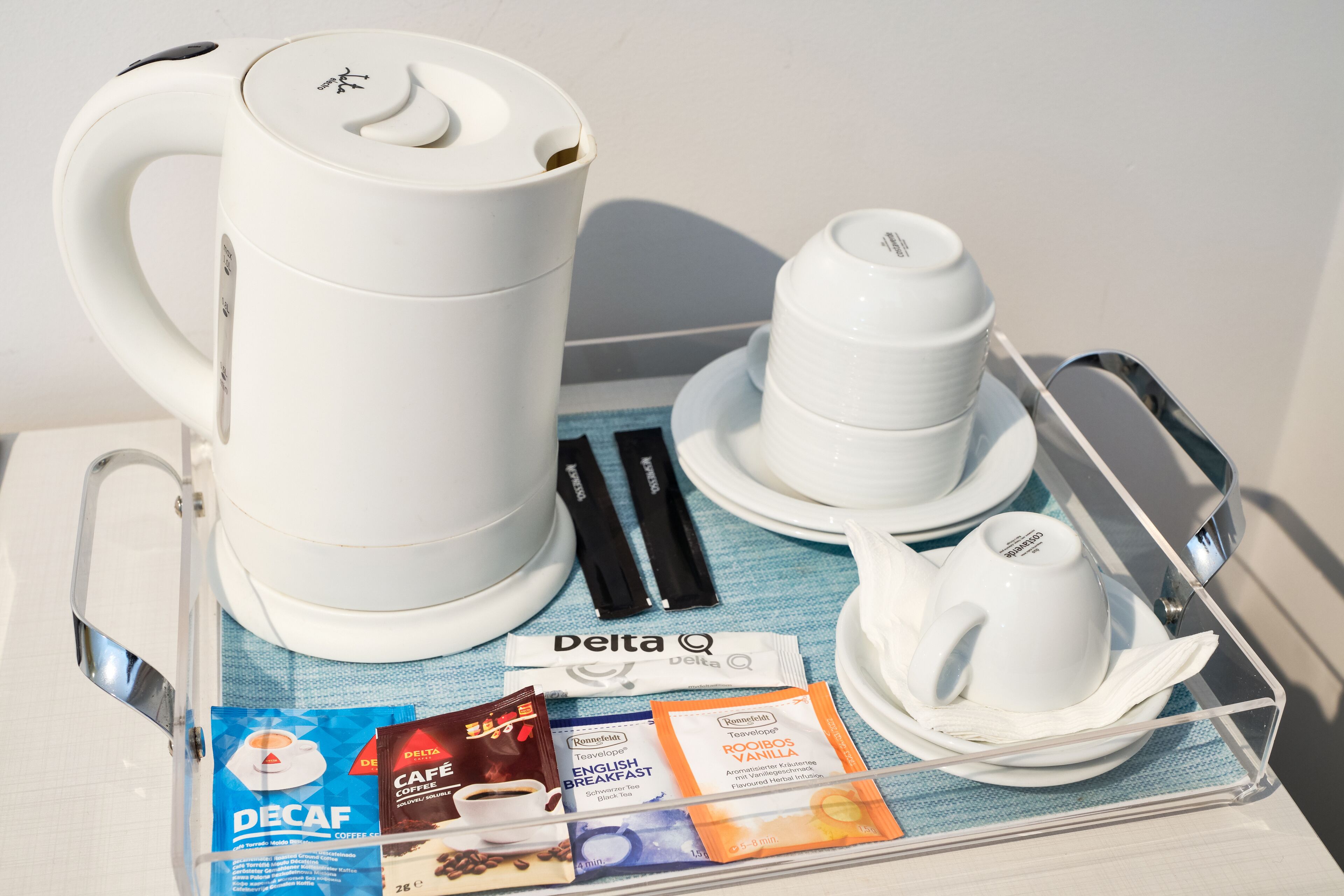 single room | coffee and/or coffee maker