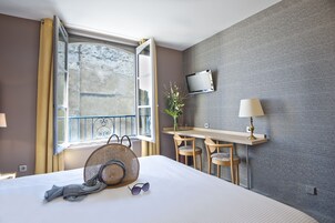 Premium bedding, in-room safe, desk, soundproofing