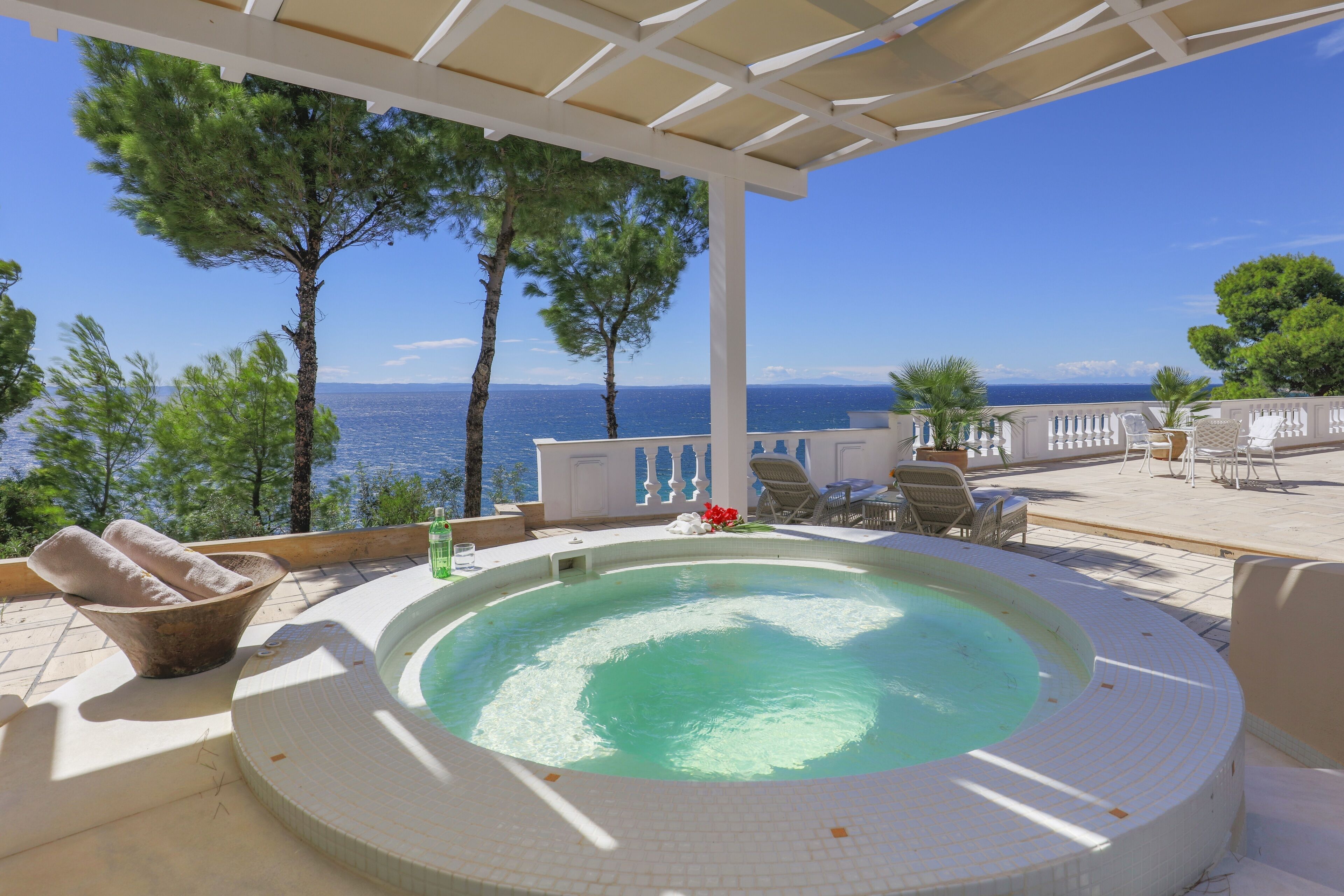 elite villa (white) | terrace/patio