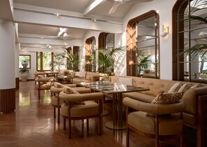 3 restaurants; lunch and dinner served - The Danai (Sithonia)
