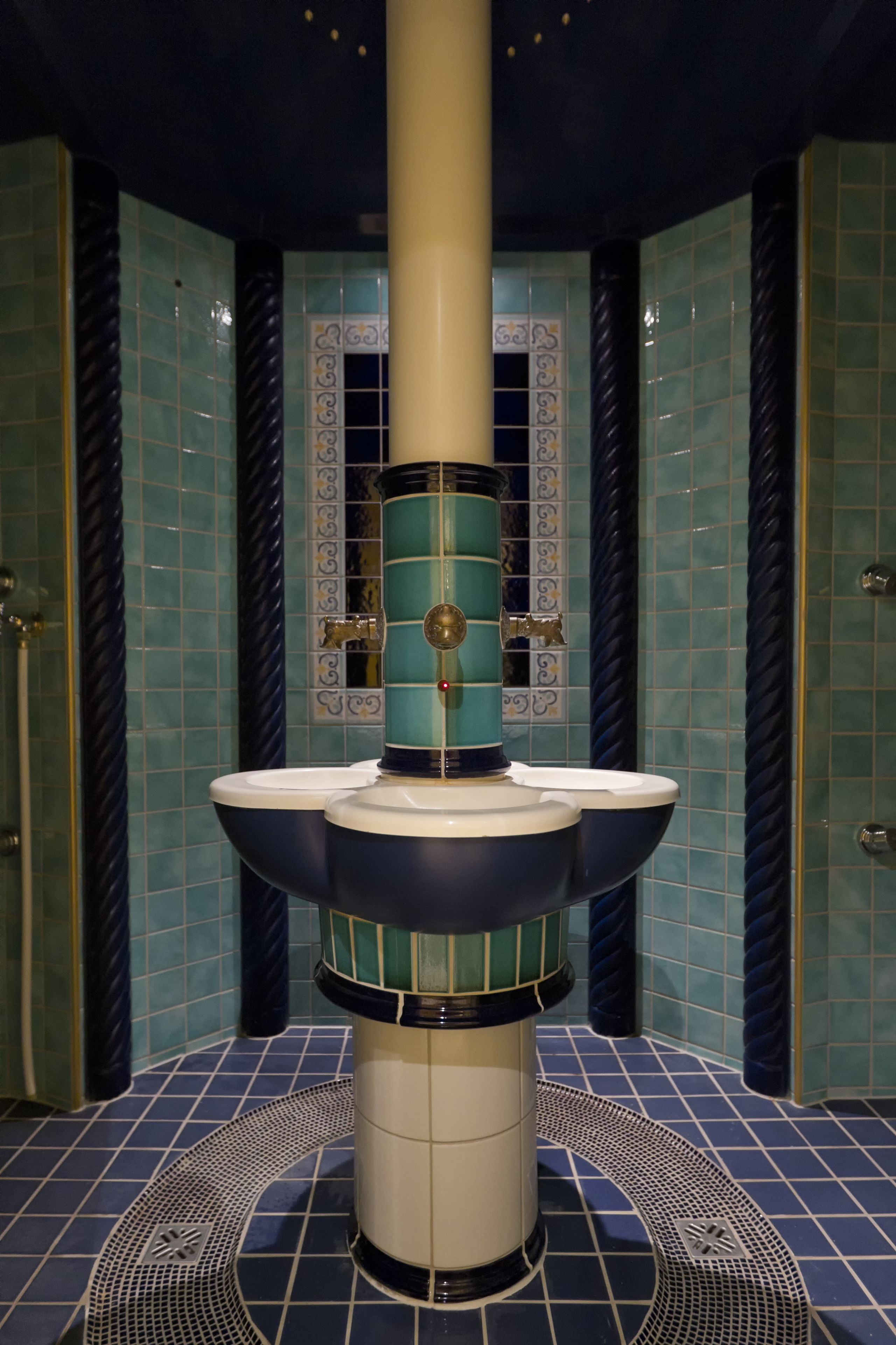 sauna, steam room, turkish bath/hammam, body treatments