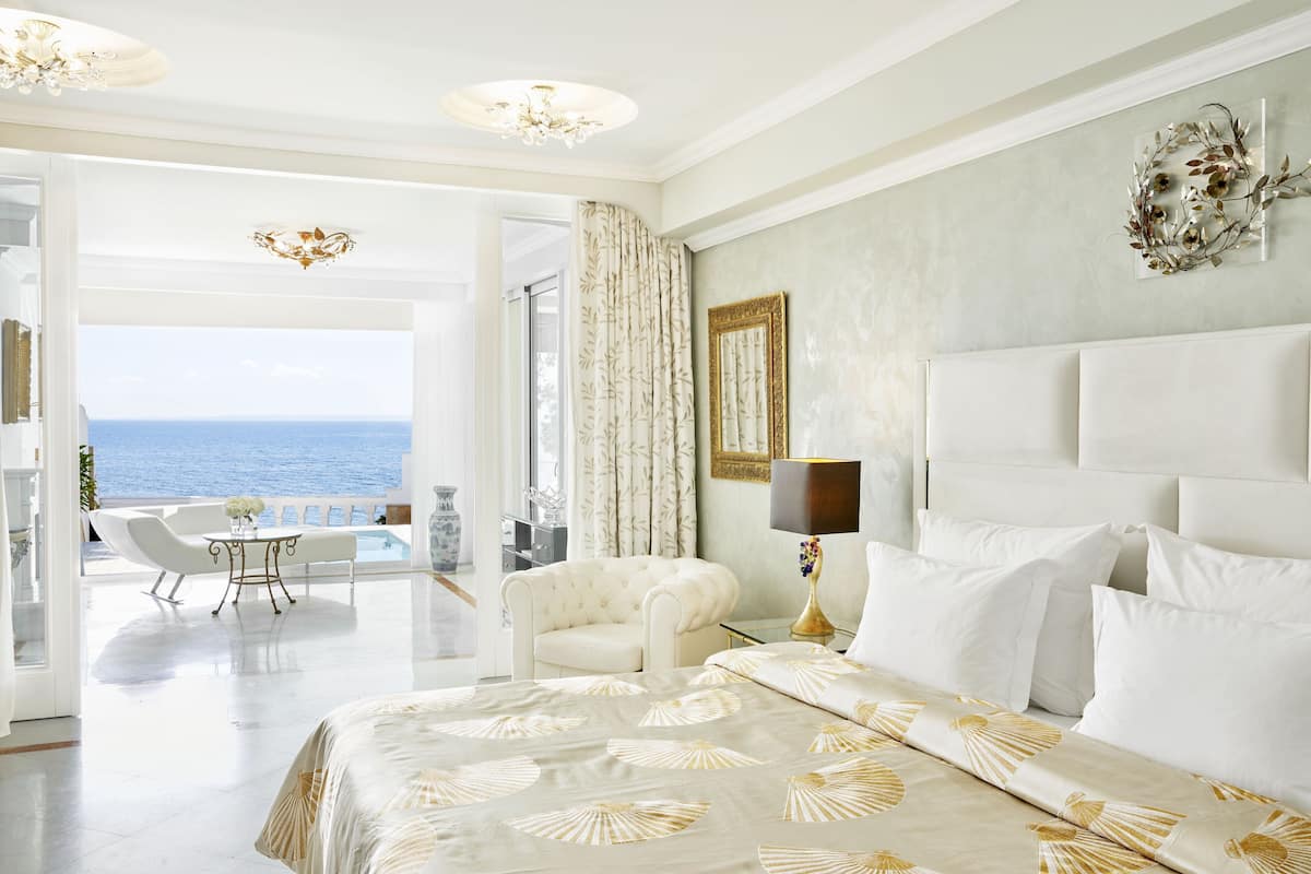 Honeymoon suite, uitzicht op zee (Honeymoon, Pool) | 1 slaapkamer, lakens van Egyptisch katoen, luxe beddengoed