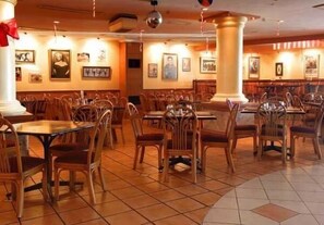 International cuisine - Losari Beach Inn (Makassar)