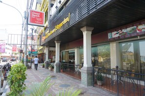 Aerial view - Losari Beach Inn (Makassar)