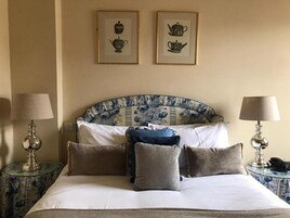 Desk, iron/ironing board, WiFi (free), individually decorated