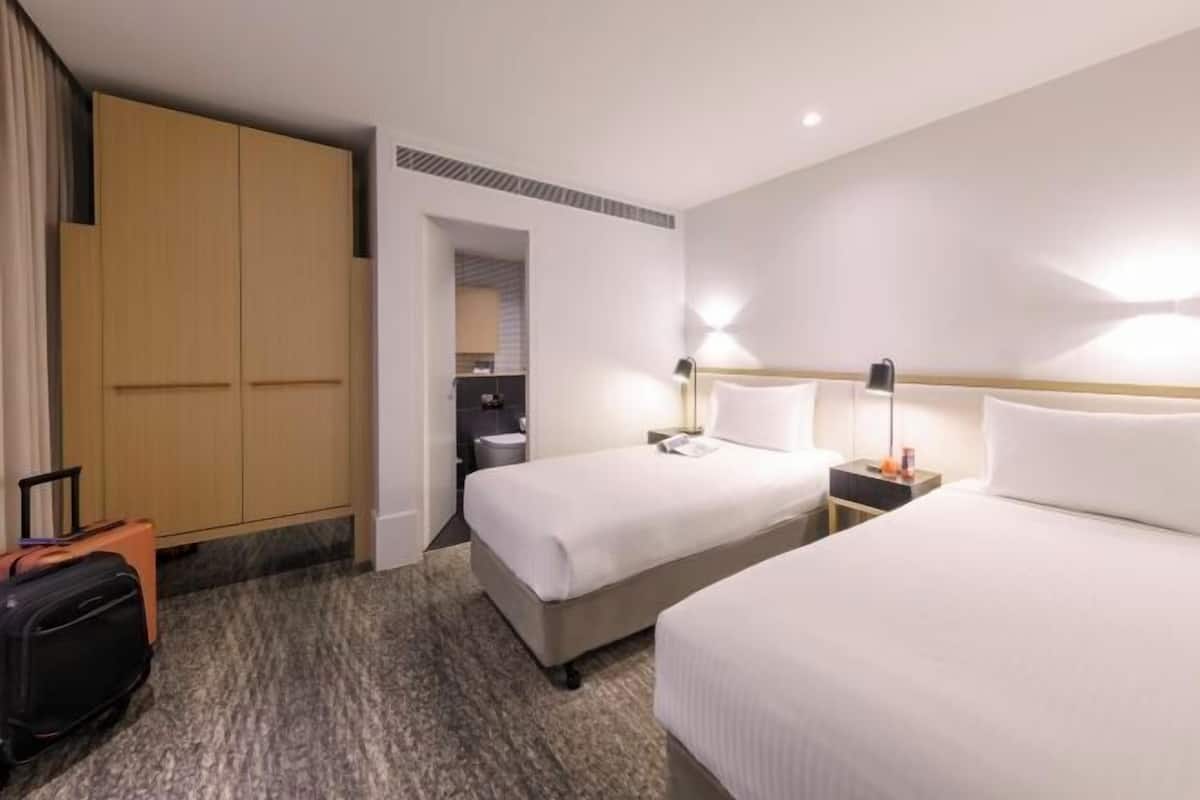 Ropa de cama de alta calidad y camas con pillow-top 