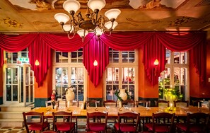 บริการอาหารเช้า อาหารกลา งวัน อาหารเย็น, อาหารอิตาเลียน