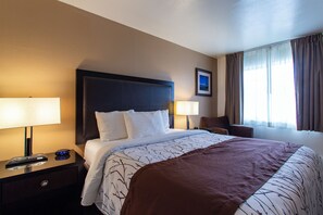 Room, 1 Queen Bed | Iron/ironing board, free WiFi, bed sheets