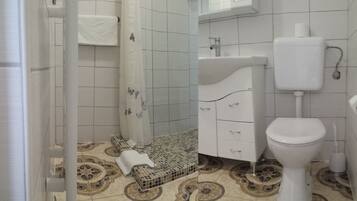 Standard Double Room, Shared Bathroom | Bathroom | Shower, hair dryer, towels