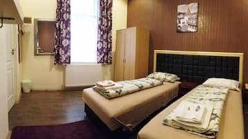 Standard Twin Room, Shared Bathroom | Individually decorated, individually furnished, desk, iron/ironing board