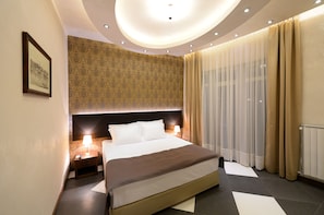 Superior-Apartment, 2 Schlafzimmer | Hochwertige Bettwaren, Minibar, Zimmersafe, individuell eingerichtet