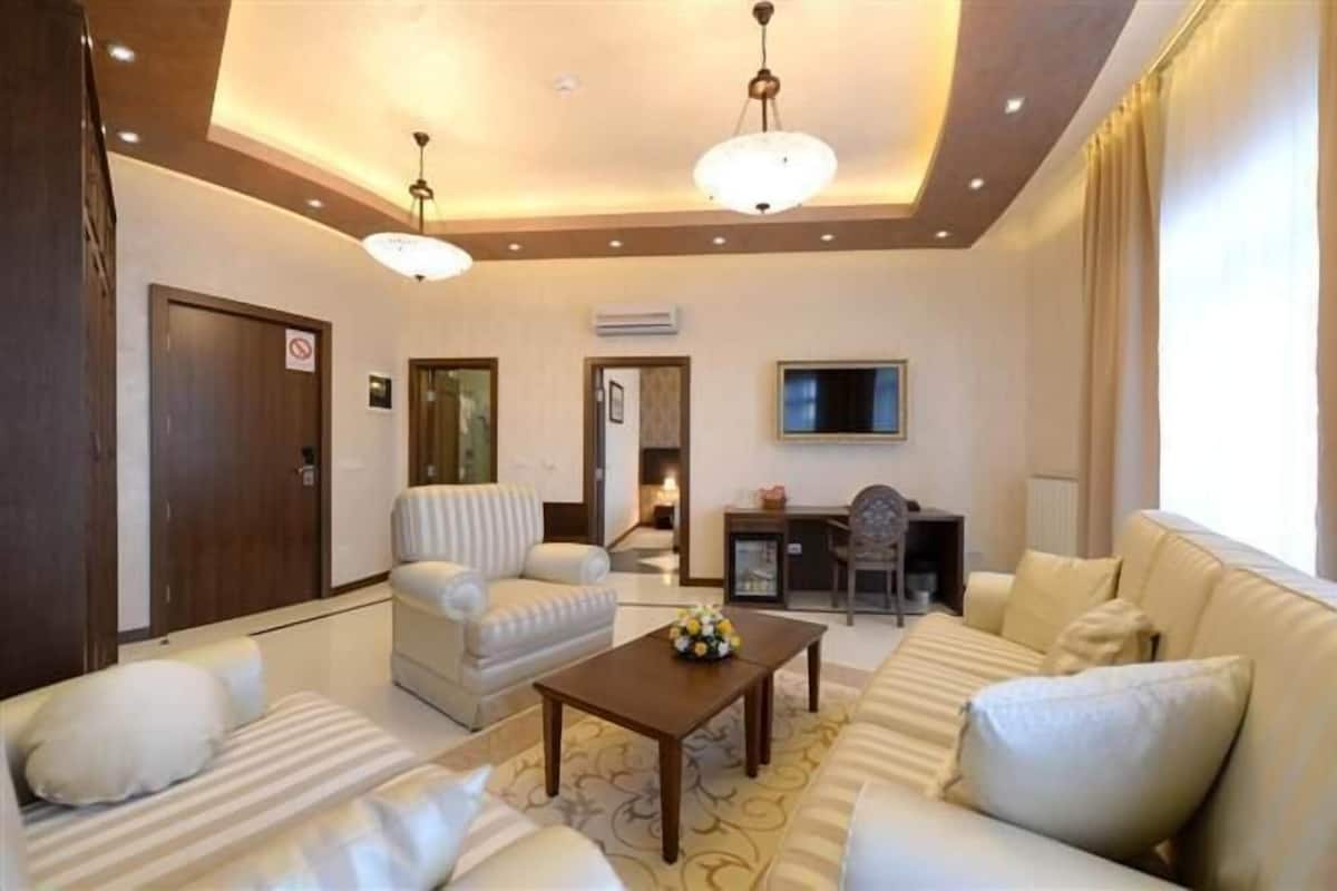 Superior Apartment, 2 Bedrooms | Interior