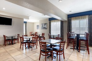 Free daily continental breakfast