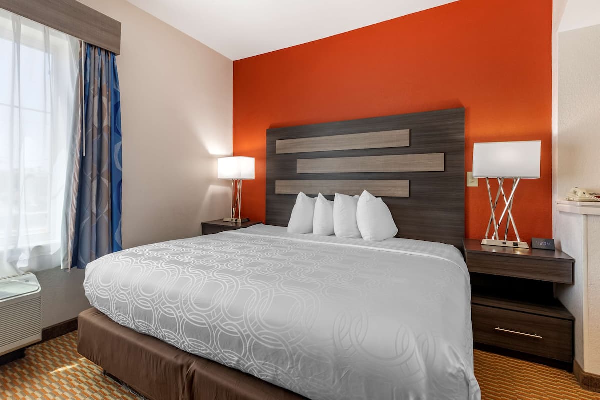 Tabla de planchar con plancha, camas extra, wifi gratis y ropa de cama