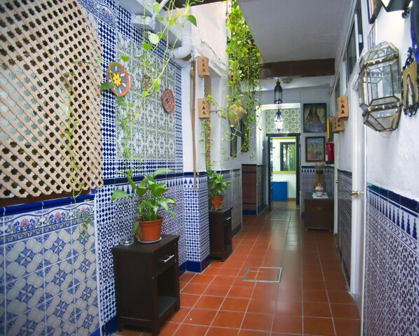 Interior - Pension Santa Maria La Blanca (Seville)
