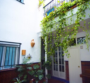 Exterior - Pension Santa Maria La Blanca (Seville)