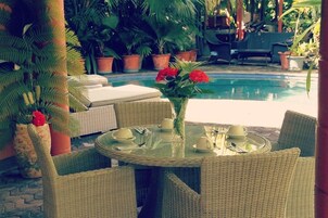 Desayuno continental gratuito y diario