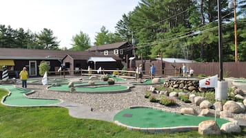 Mini-golf