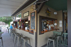 Breakfast, lunch and dinner served