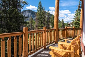 Building design - HI Banff Alpine Centre - Hostel (Banff)