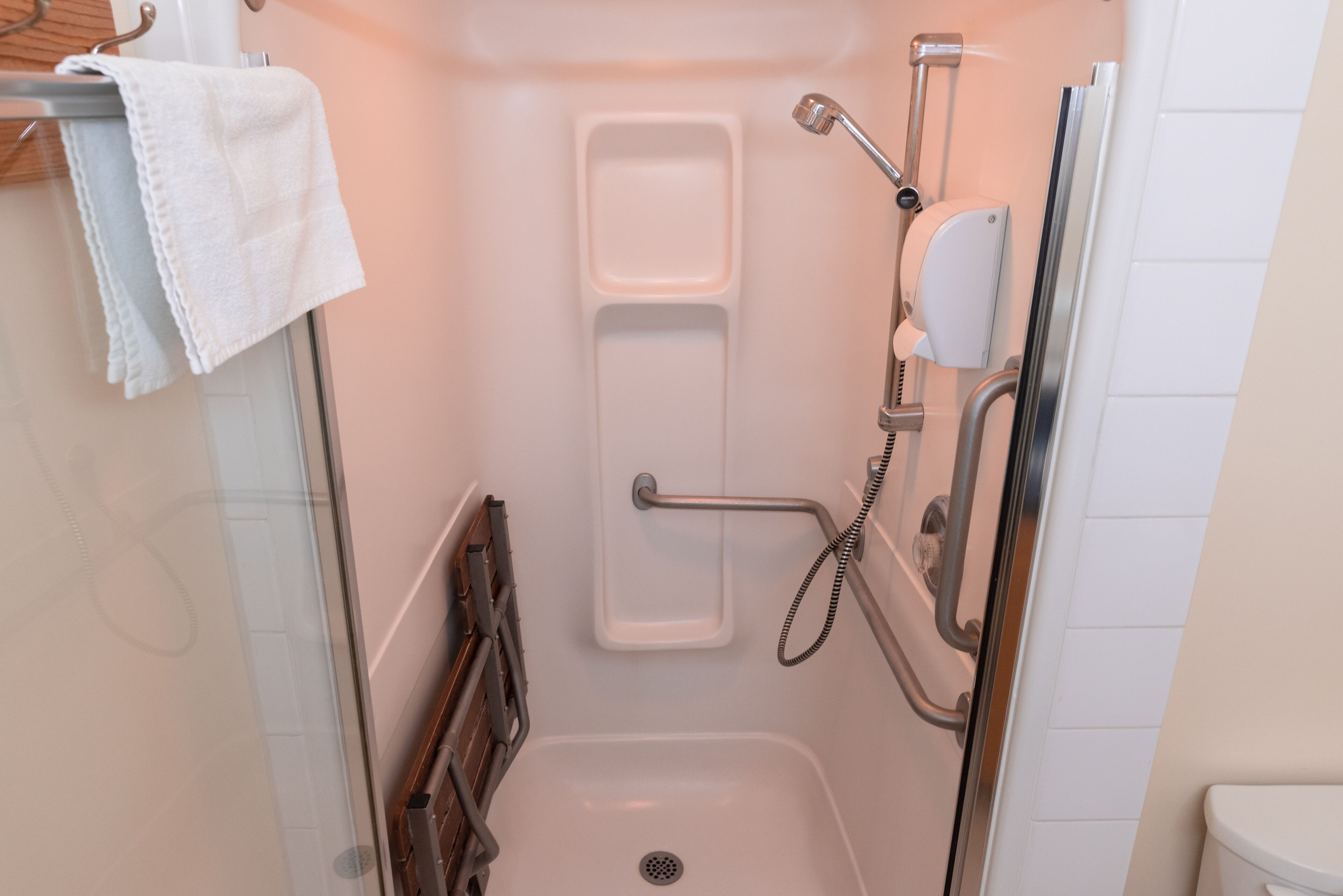 Photo - HI Banff Alpine Centre - Hostel