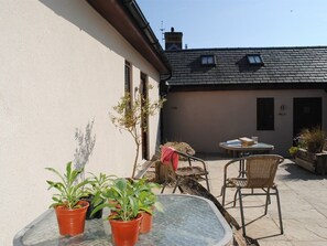 Exterior - Blas Gwyr (Swansea)