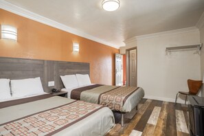 Standard Double Room, 2 Double Beds, Non Smoking - Economy Inn Hollywood (Los Angeles)