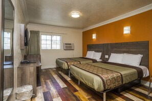 Standard Double Room, 2 Double Beds, Non Smoking - Economy Inn Hollywood (Los Angeles)