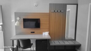1 bedroom, premium bedding, down comforters, individually furnished