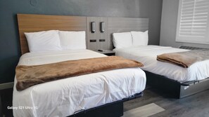 Quarto casal | Roupas de cama premium, edredons de pluma, individualmente mobiliados
