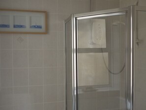 Standard Double Room, Ensuite, City View | Bathroom - Donnington Guest House (Truro)