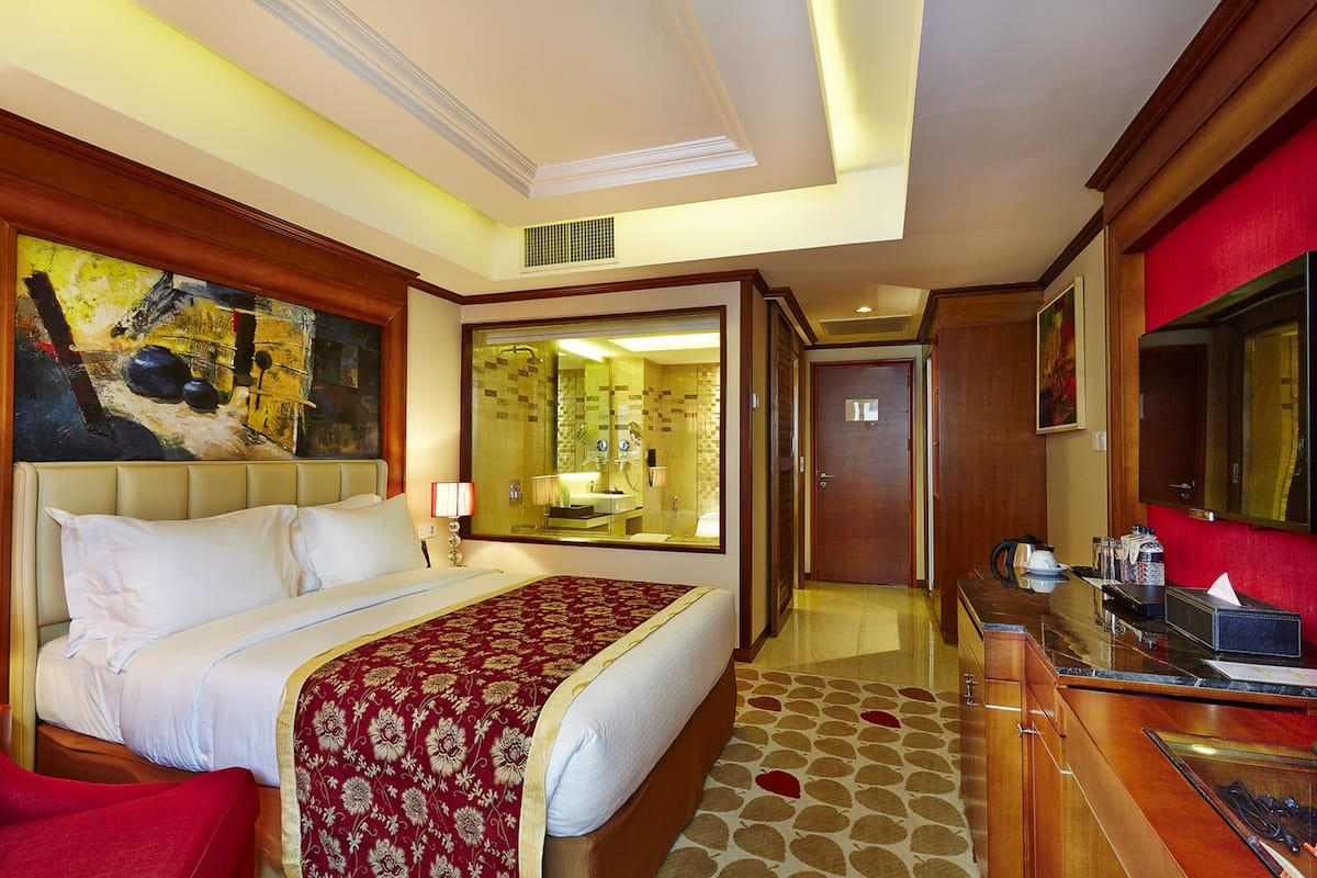1 Schlafzimmer, hochwertige Bettwaren, Minibar, Zimmersafe