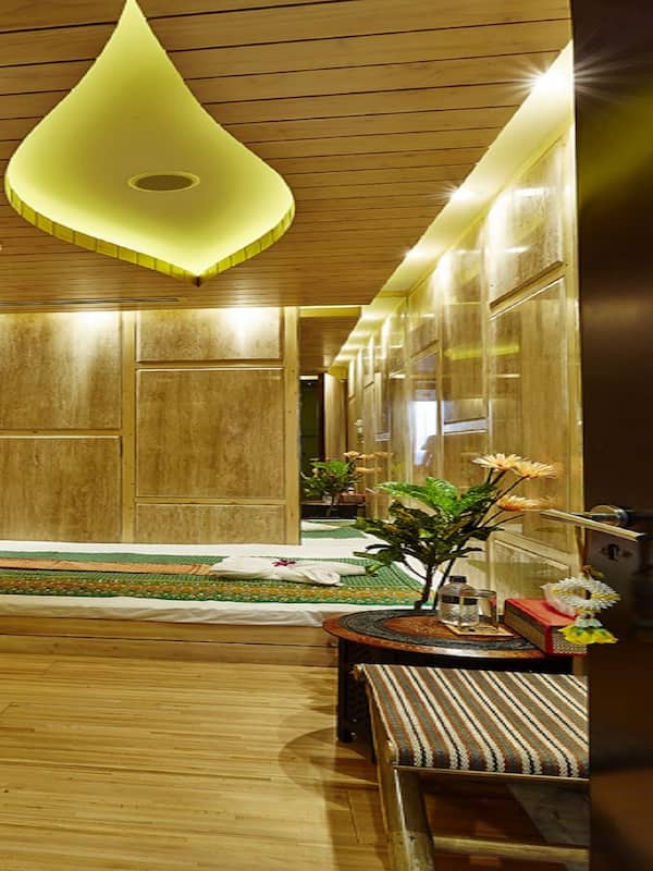 Couples treatment room(s), sauna, body treatments, aromatherapy