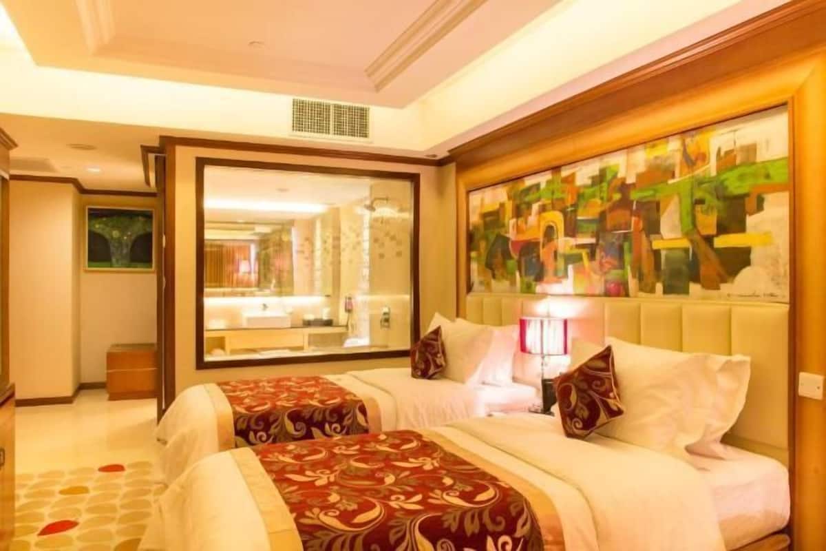 1 Schlafzimmer, hochwertige Bettwaren, Minibar, Zimmersafe