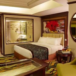Platinum Deluxe Room | 1 bedroom, premium bedding, minibar, in-room safe