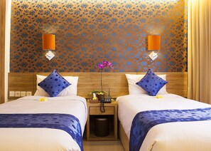 Premium bedding, in-room safe, desk, blackout drapes - Natya Hotel (Kuta)