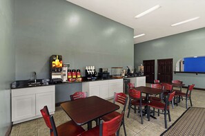 Free daily continental breakfast - SureStay by Best Western Gulfport (Gulfport)