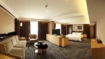 1 bedroom, premium bedding, pillow-top beds, minibar
