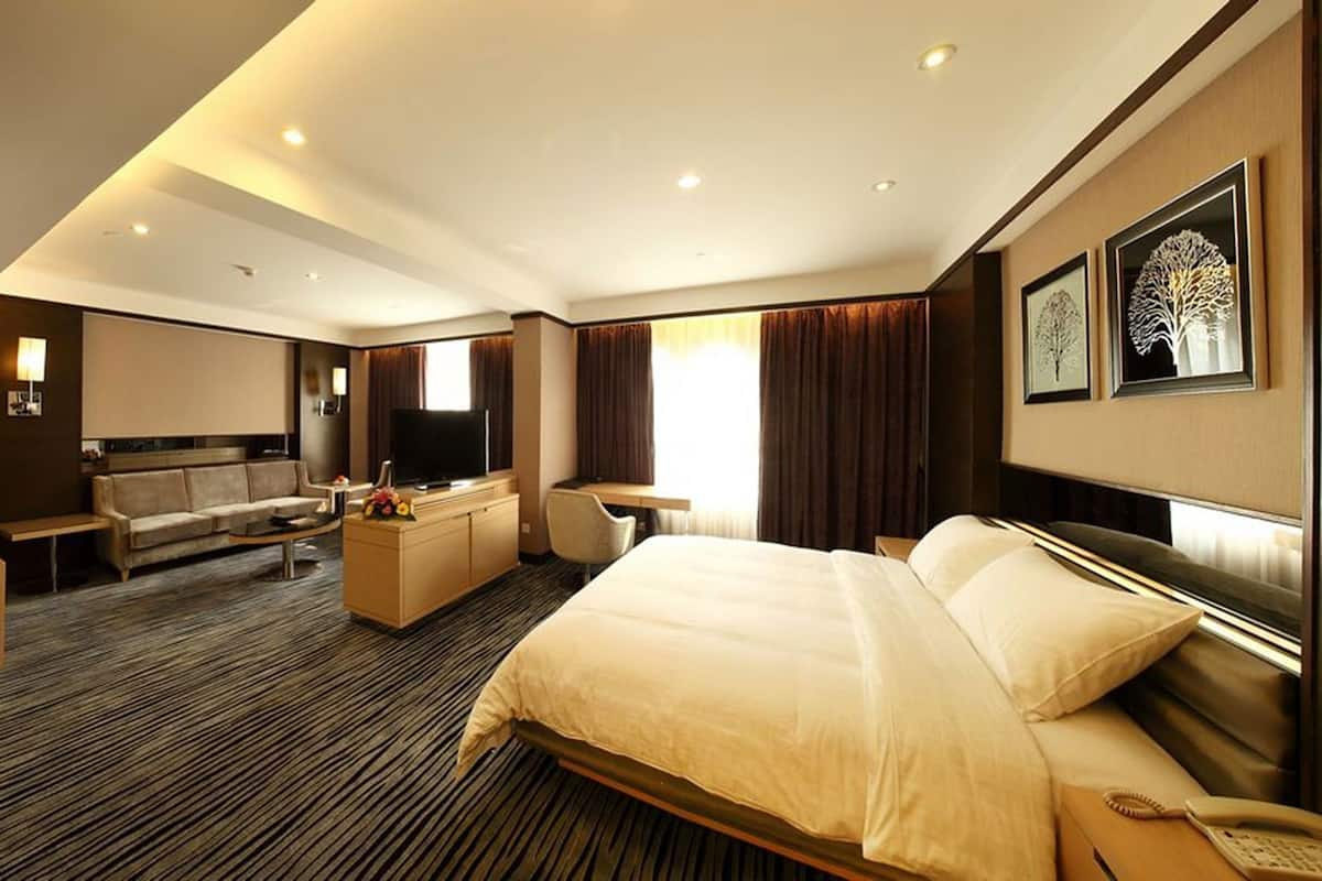 고급 침구, 필로우탑 침대, 미니바, 객실 내 금고