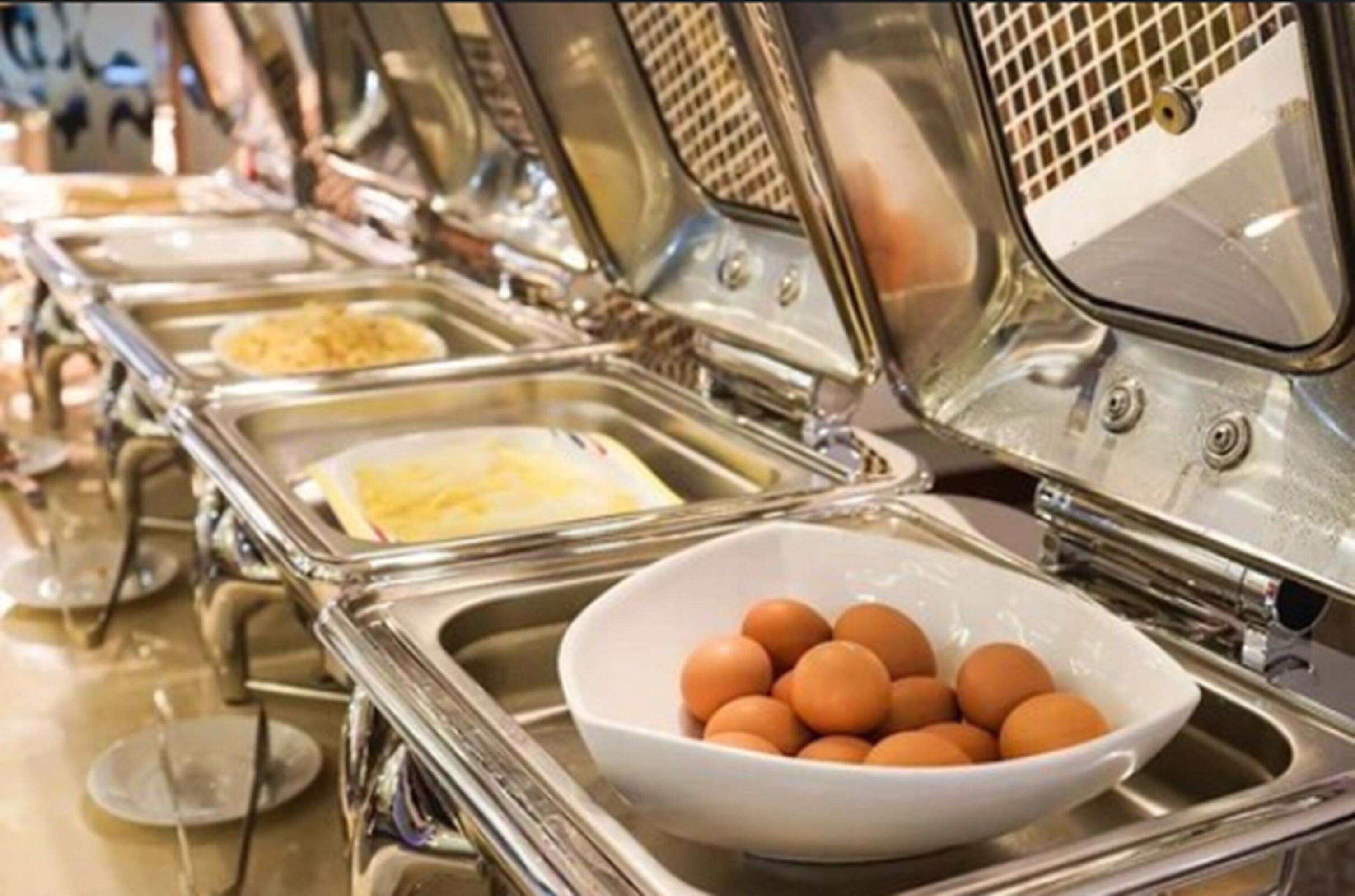 Petit déjeuner buffet servi tous les jours en supplément