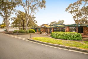 Exterior - Burvale Hotel (Vermont South)