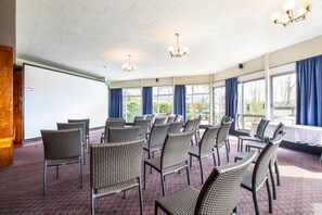 Meeting facility - Nightcap at Carlyle Hotel (Derwent Park)