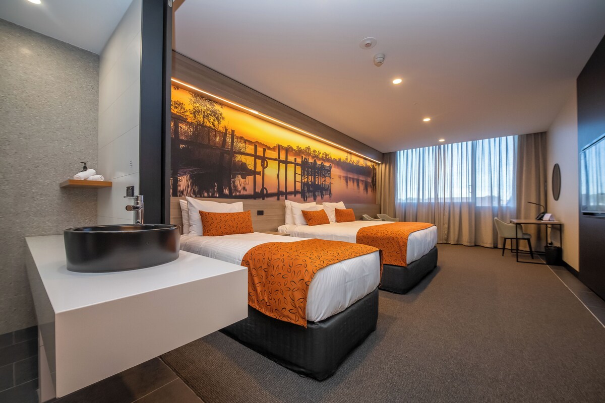 In-room safe, desk, laptop workspace, soundproofing