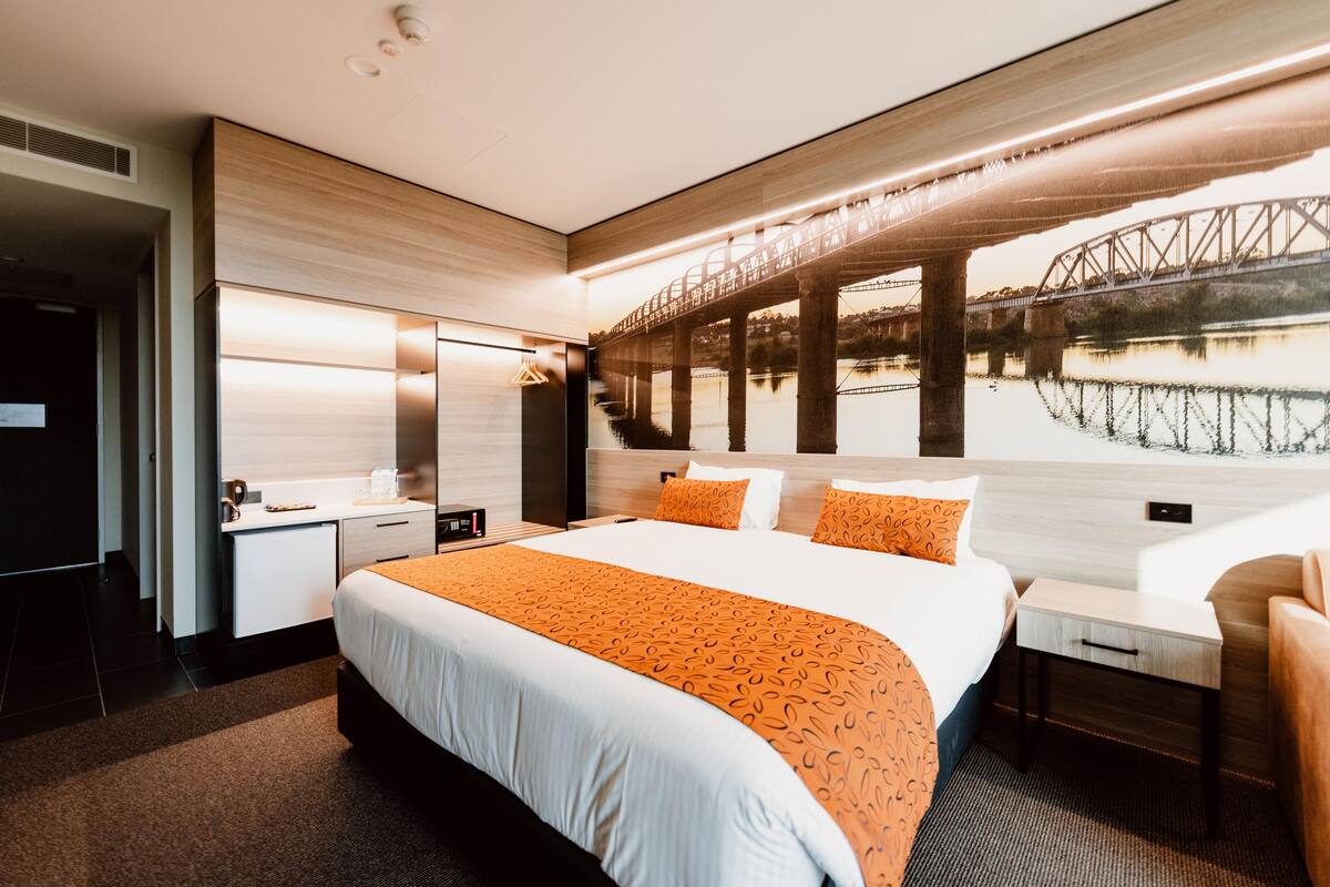 Kamar Double atau Twin Comfort, 1 kamar tidur, akses difabel, balkon | Brankas, meja kerja, ruang kerja ramah laptop, dan kedap suara