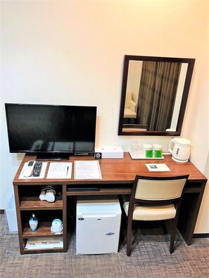 Double Room, Non Smoking | Room amenity