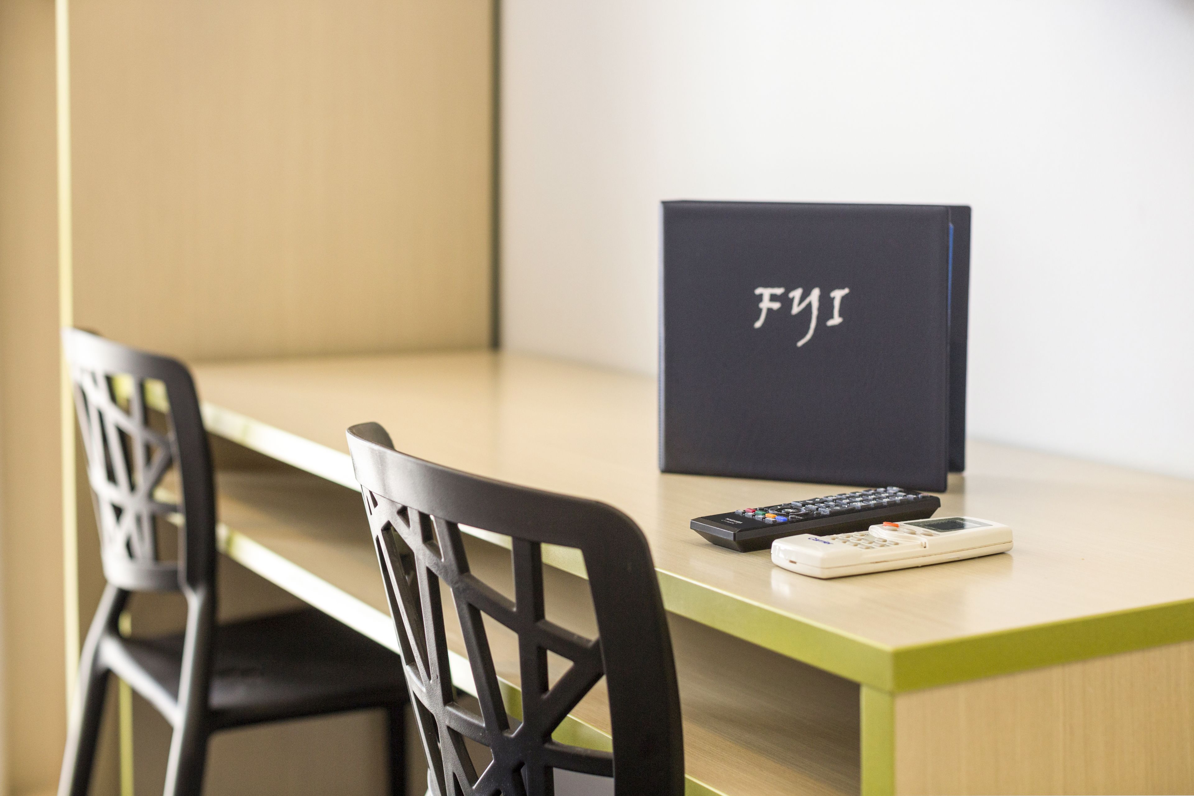 studio king & extra bed | desk, iron/ironing board, rollaway beds, free wifi