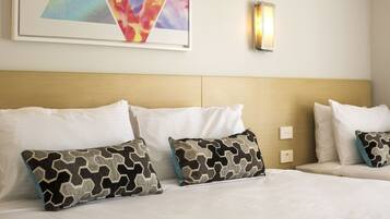 Studio King & Extra Bed