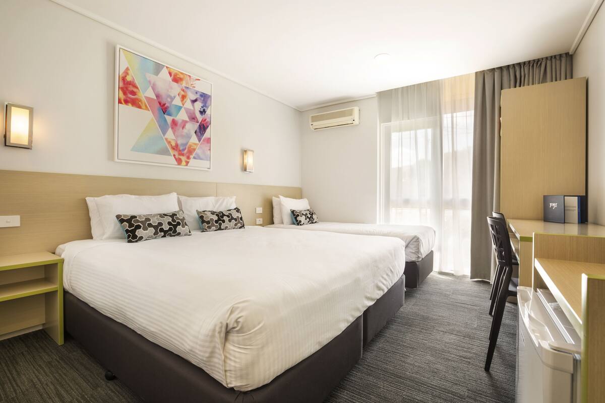 Studio King & Extra Bed