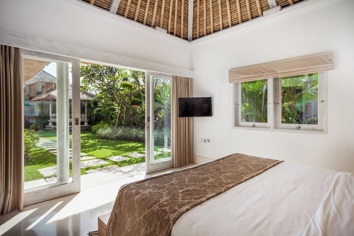 1 Schlafzimmer, hochwertige Bettwaren, Zimmersafe, individuell dekoriert