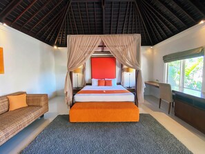 Vila, 3 quartos, piscina particular (Serene Garden) | Roupas de cama premium, cofres nos quartos, individualmente decorados